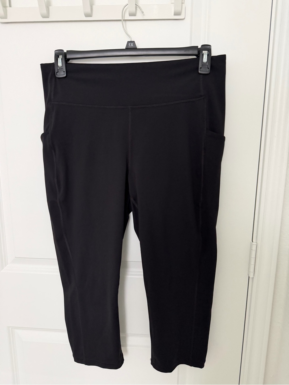 tek gear Black Capri Active Pants with Side Pockets
